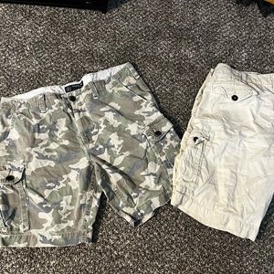 Men’s American Eagle khaki shorts